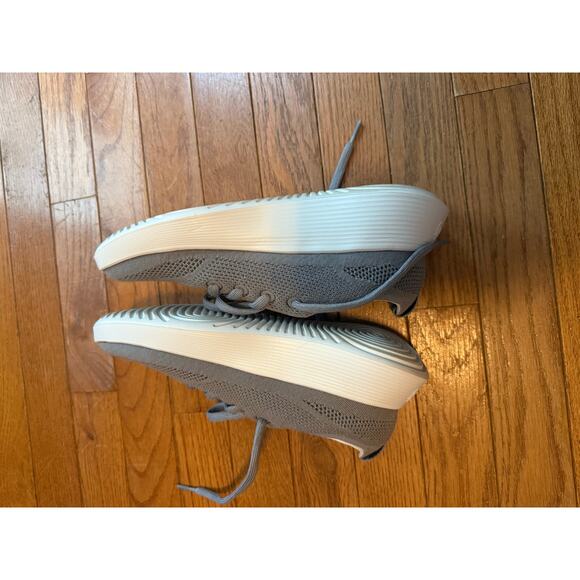 AllBirds Women's Tree Runner Size 7 Mist (White Sole) - Picture 10 of 15